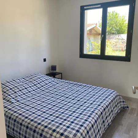 Maison De Campagne * Izon